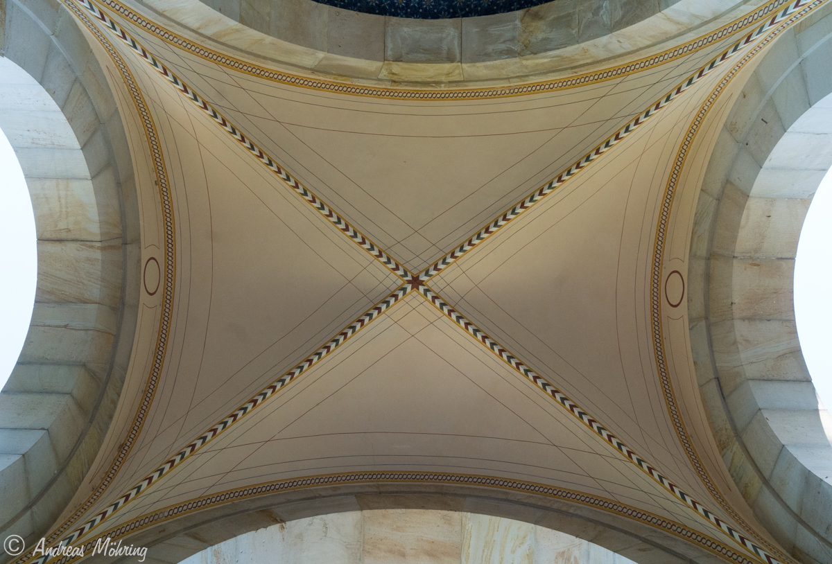 Gewölbe vom Friedensdenkmal St. Martin