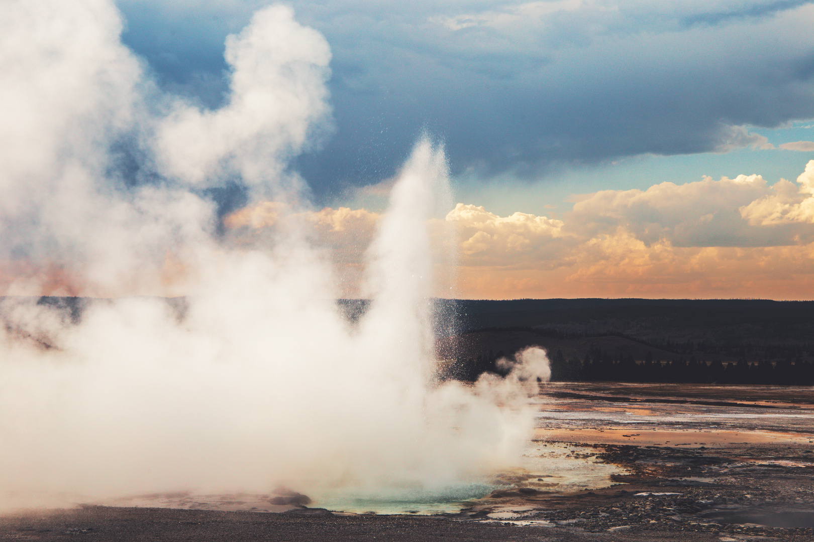 Geyser eruption