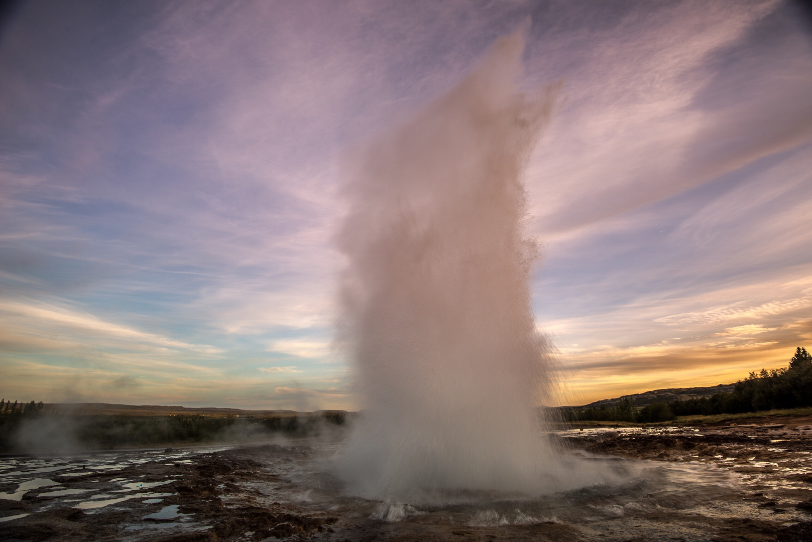 Geysir an einem Sommerabend