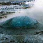 Geysir Strokkur kurz vor dem Ausbruch