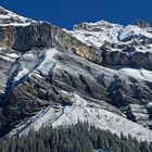 Gezuckerte Berge und blauer Himmel. - Une fine touche de neige en hautes montagnes!