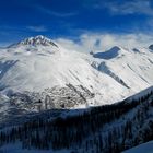 Gfroren Horn (2746m) thront über Sertig Dörfli