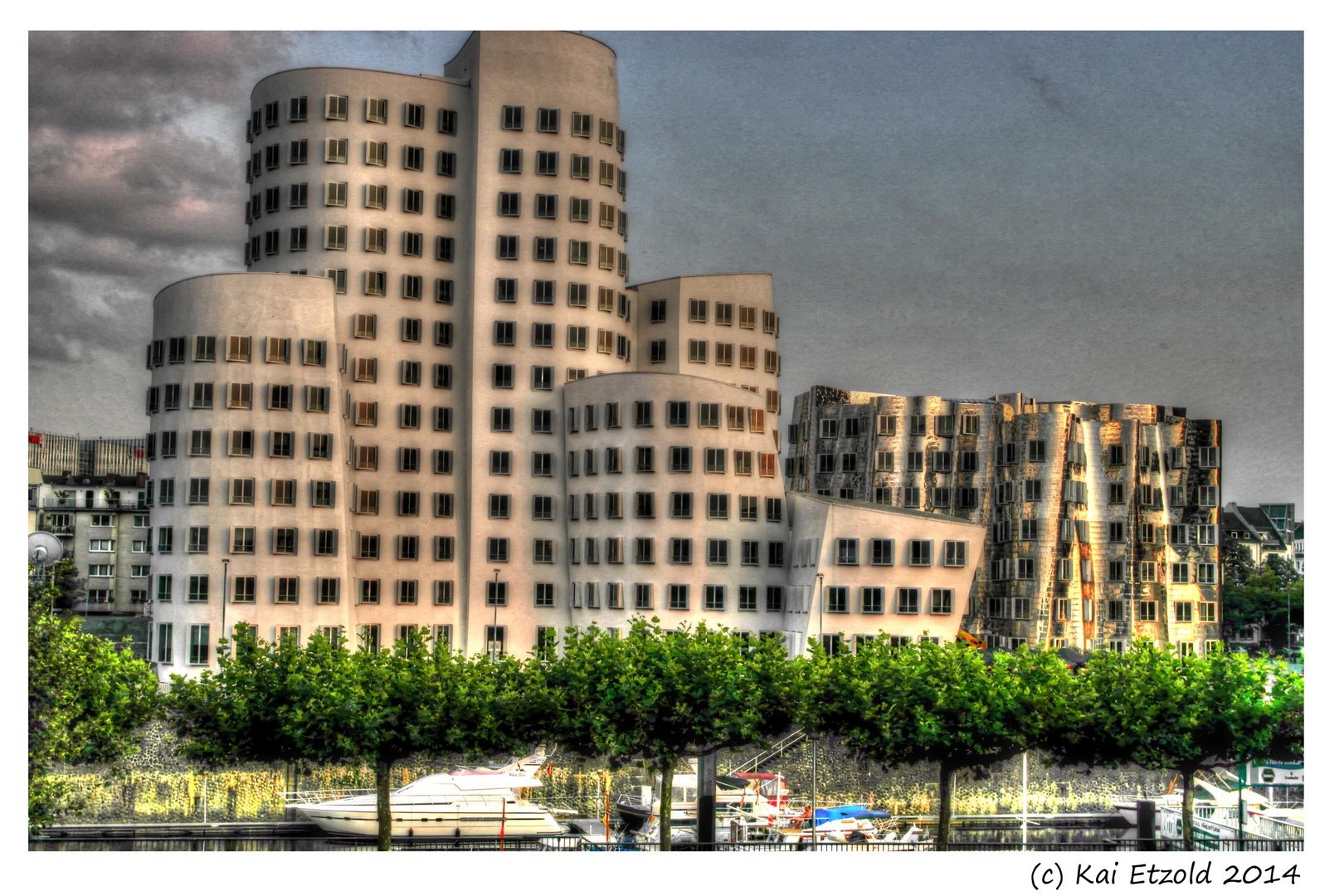 Ghery Bauten In HDR