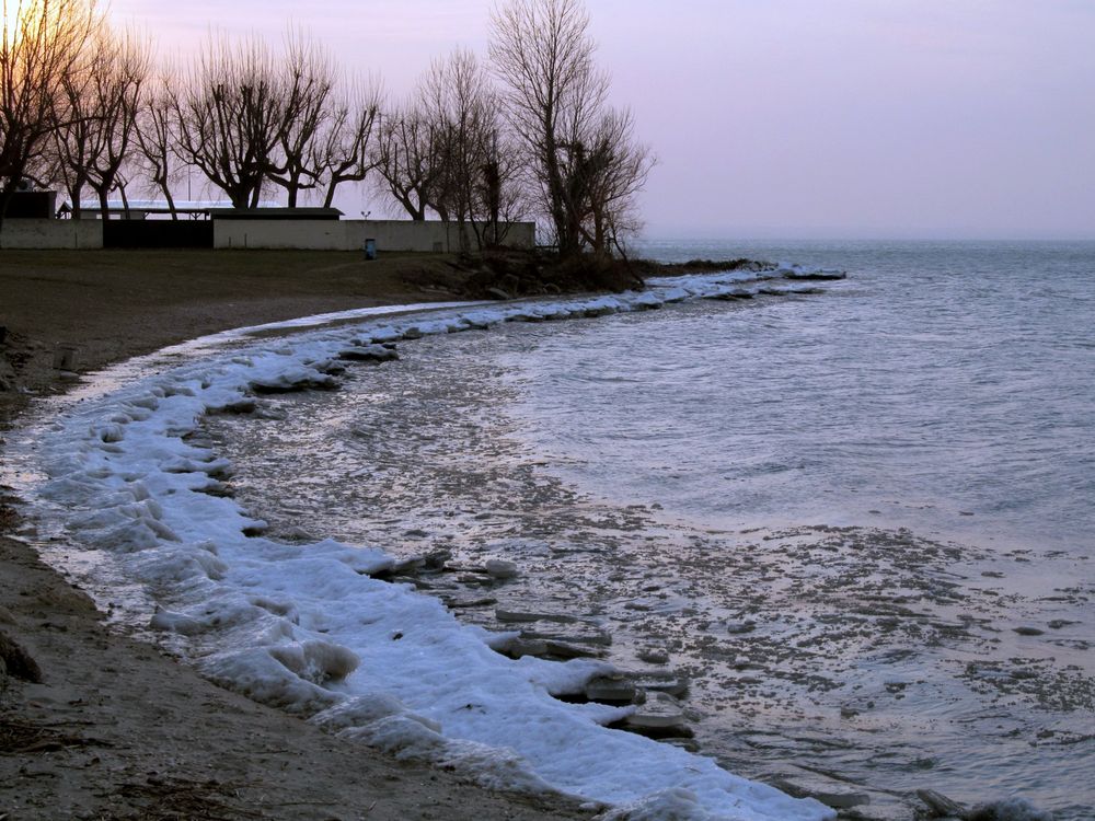 Ghiaccio sul lago