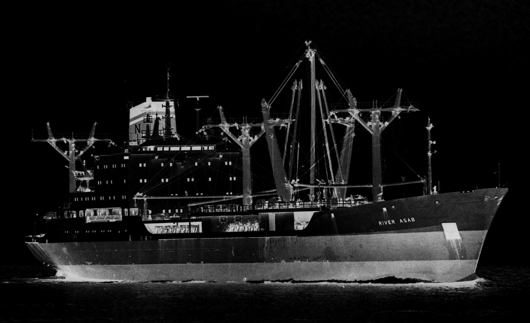 Ghost Ship oder Nachts auf der Elbe