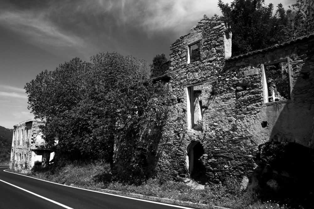 "ghost-town" Sardegna