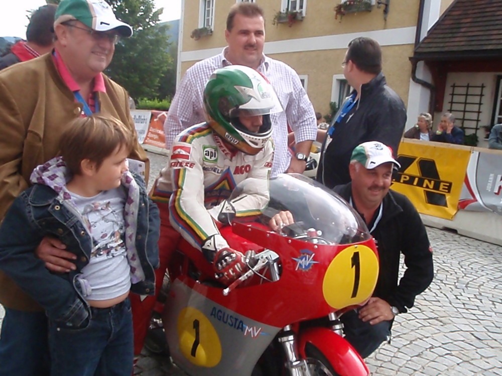 Giacomo Agostini und sein Fehn klup