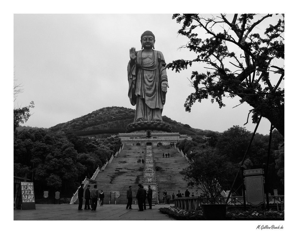 Giant Buddha at Lingshan