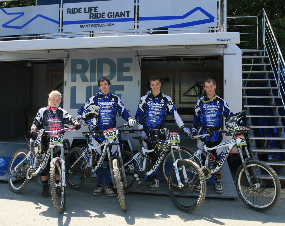 GIANT DH Race Team