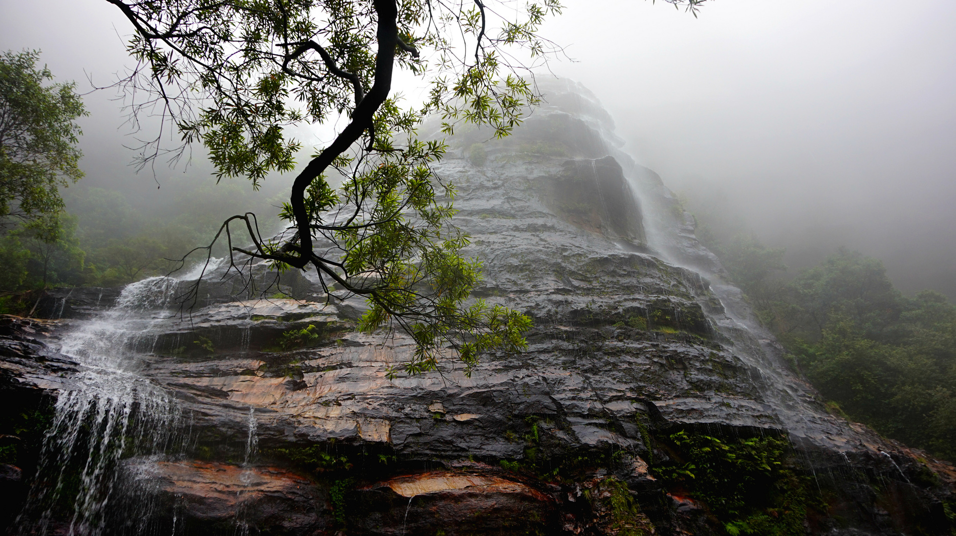 Giant Leura Waterfall