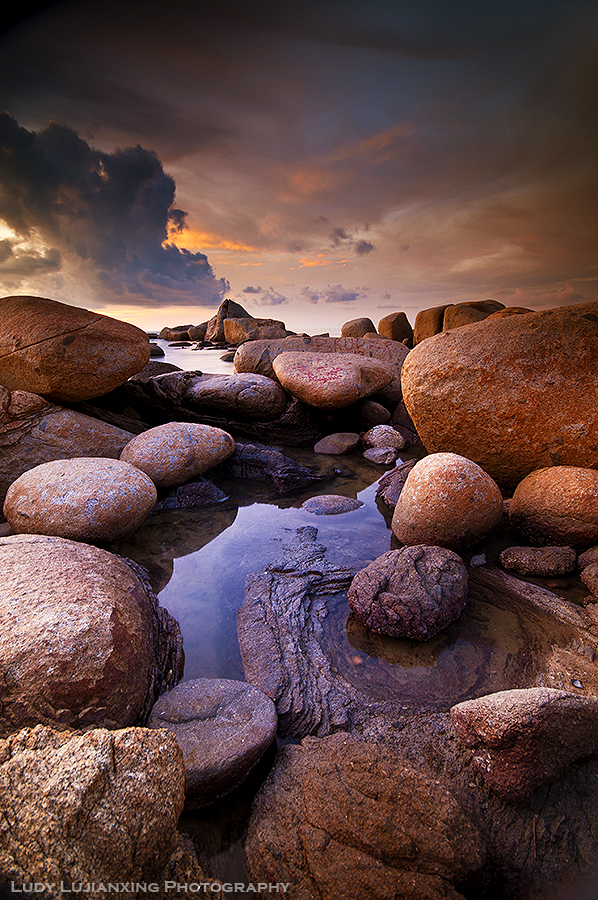 "Giant Rock"