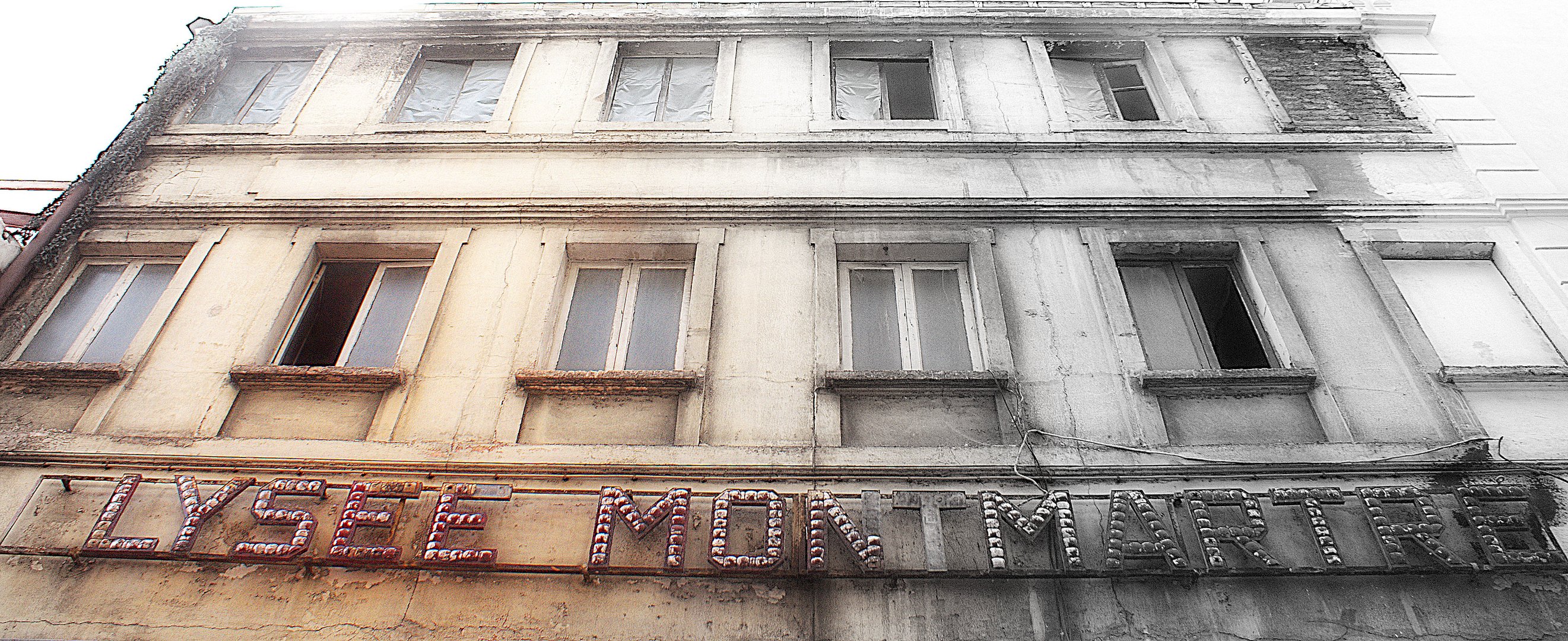 Gib das  "E" zurück!!. - Elysée Montmartre nach dem Brand im Jahre 2011.