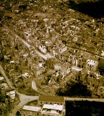 GIBELLINA DOPO IL TERREMOTO (16 GENNAIO 1968) FOTOGRAFATA DA ELICOTTERO