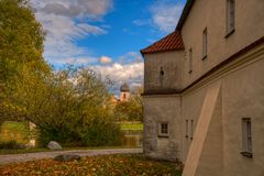 Gibt´s auch in Farbe: Burg und Kirche