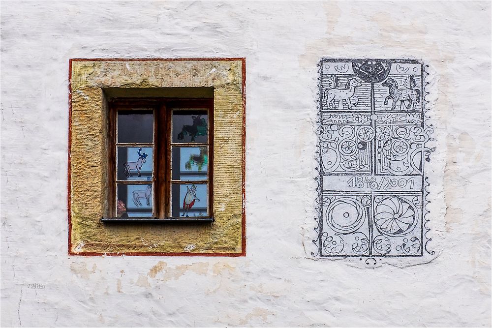 Giebelkunst und Fenster