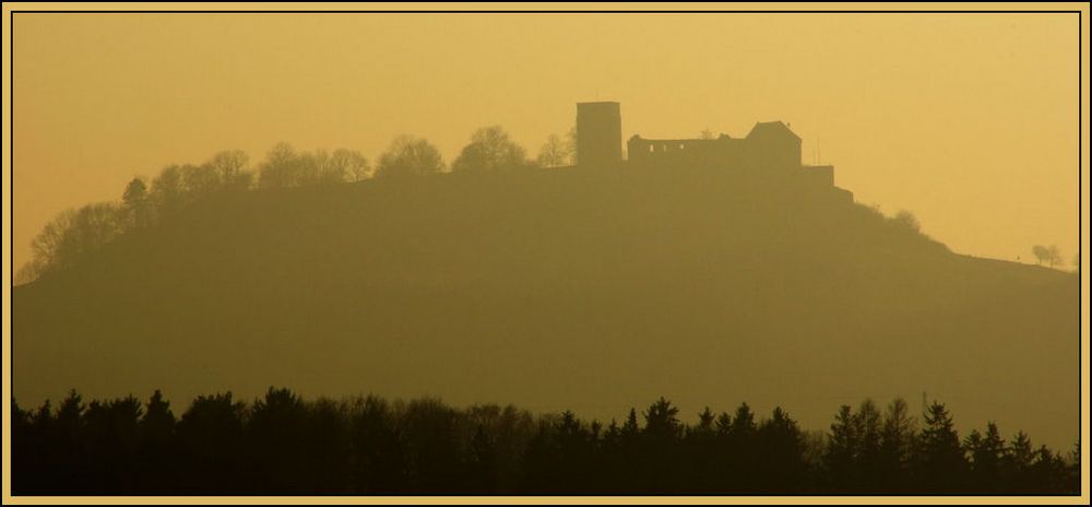 Giechburg bei Nebel 001