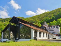 Gießhalle und Hochofen