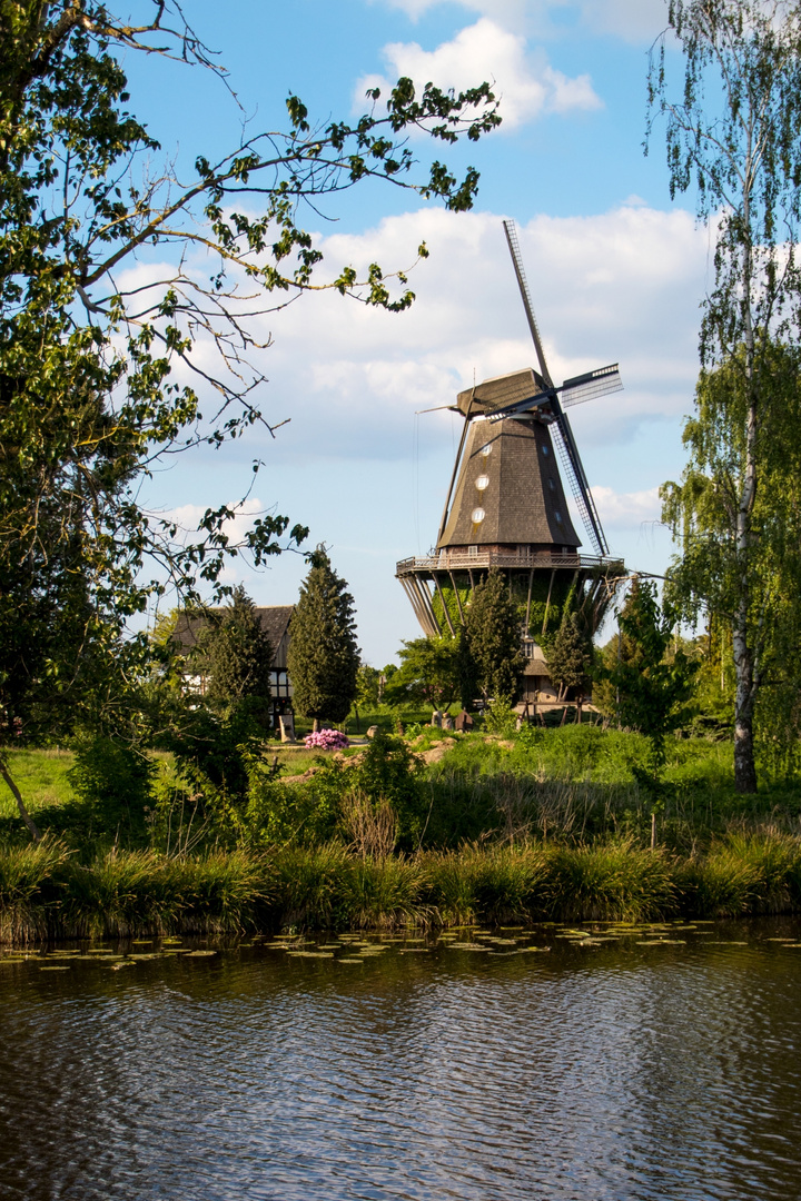 Gifhorn Windmühlenpark - Aller mit Windmühle // Gifhorn Windmill Park - Aller with windmill