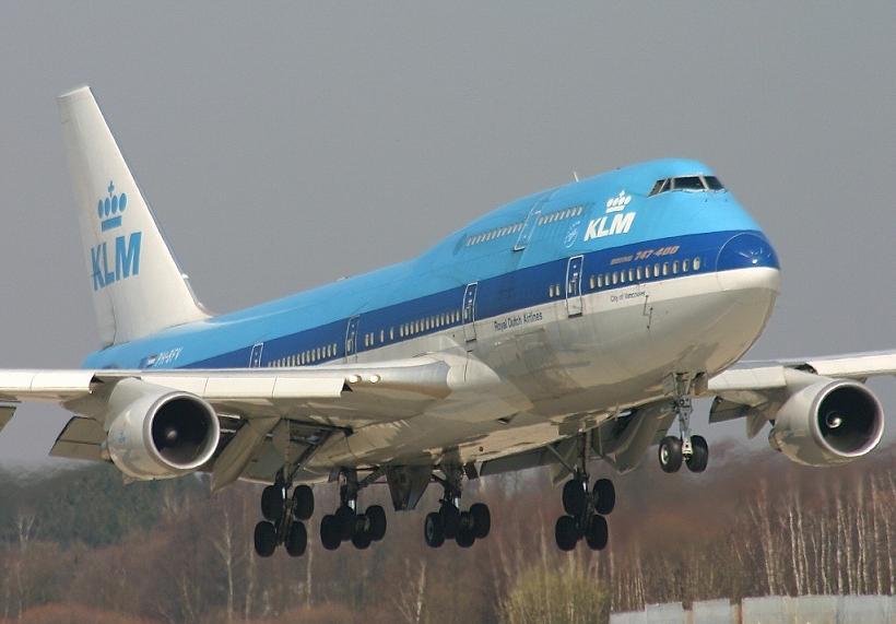 Gigant der Lüfte, ein "Heavy" landet ... KLM 747-400