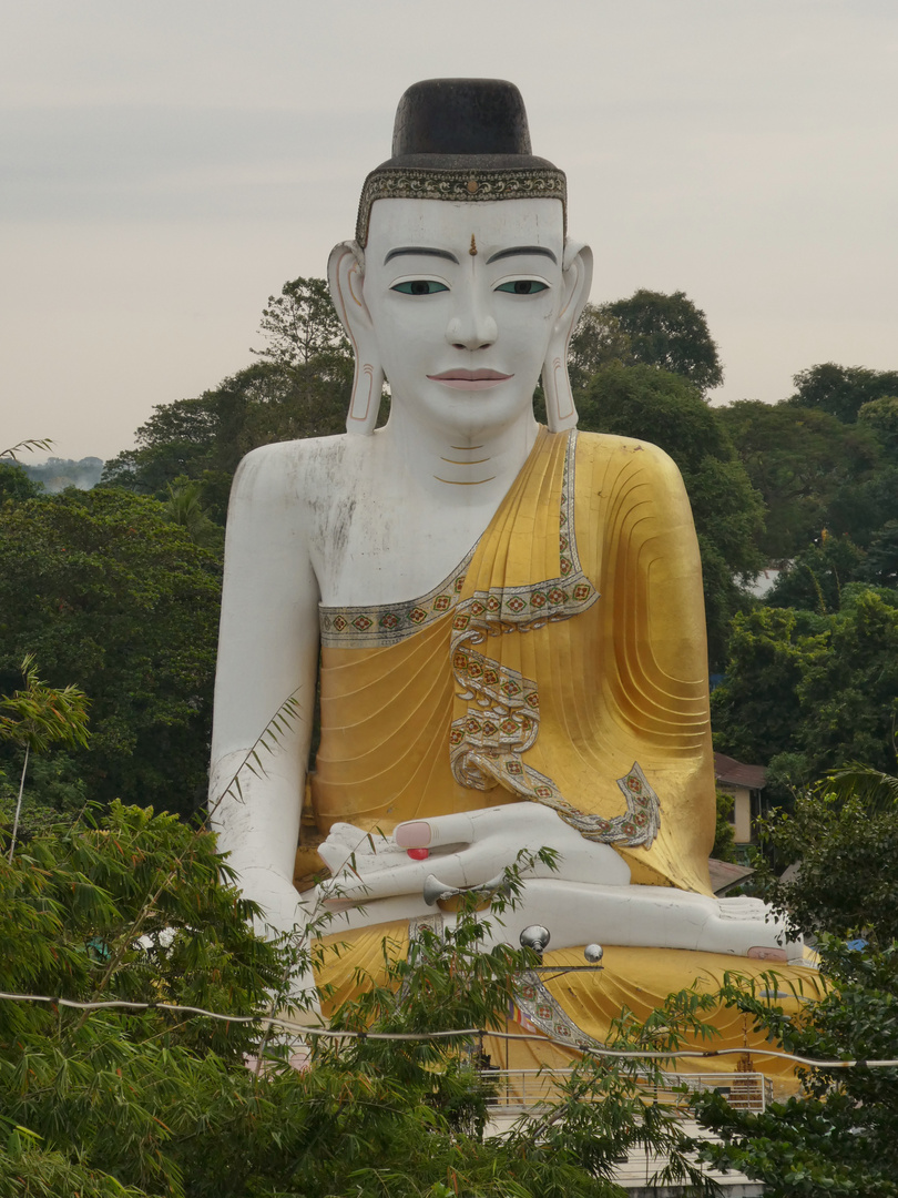 Gigantische Buddha Statue in Pyay/Prome - Myanmar