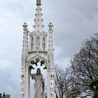 gigantischer Friedhof