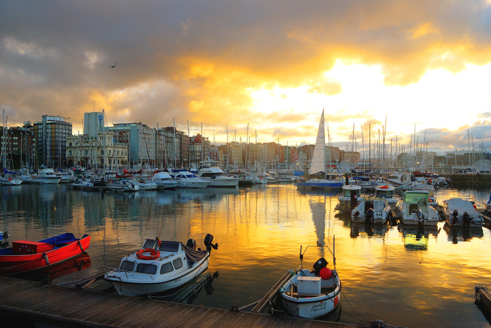 Gijon - Abendstimmung am Sporthafen