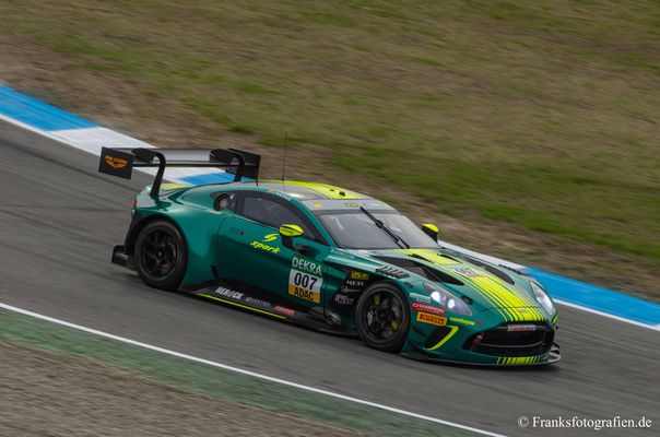 Gilles Magnus im Aston Martin Team Cometoyou Racing beim DTM Finale in Hockenheim