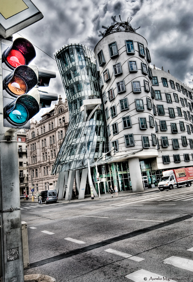 Ginger e Fred (The dancing house)