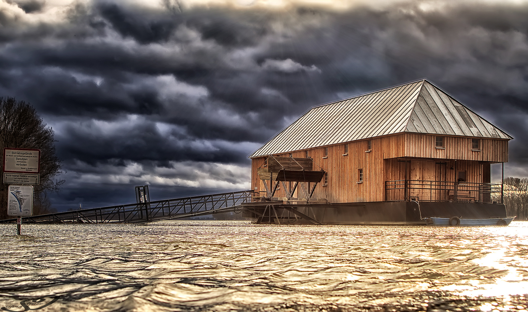 Ginsheimer Schiffsmühle bei Hochwasser