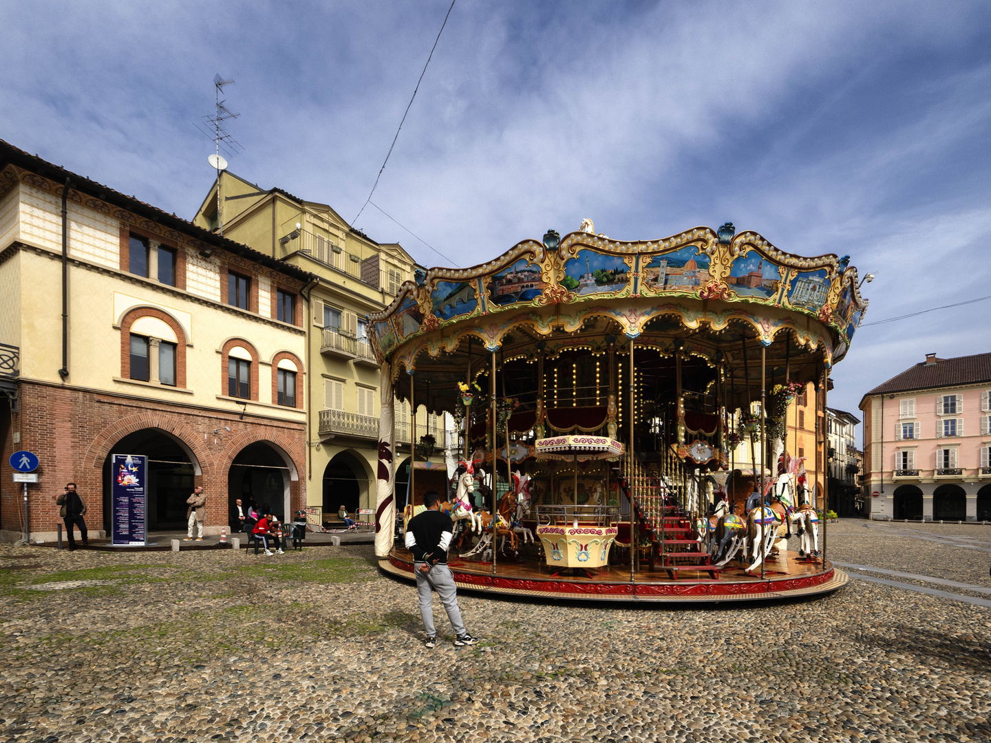 Giostra in Piazza Cavour, Vercelli