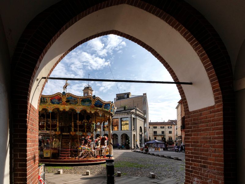 Giostra in Piazza Cavour, Vercelli