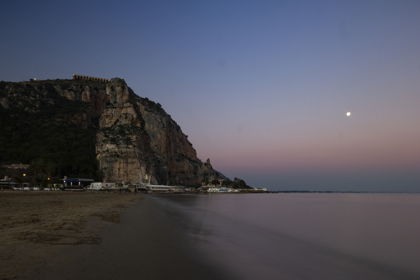 Giove e la luna