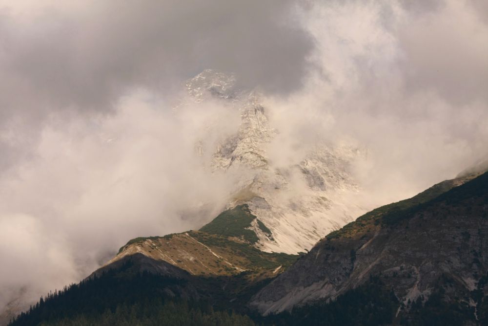 Gipfel im Nebel