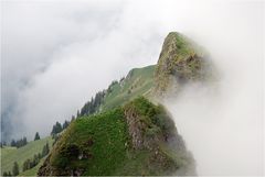 Gipfel in Wolken meinte der Wetterbericht heute