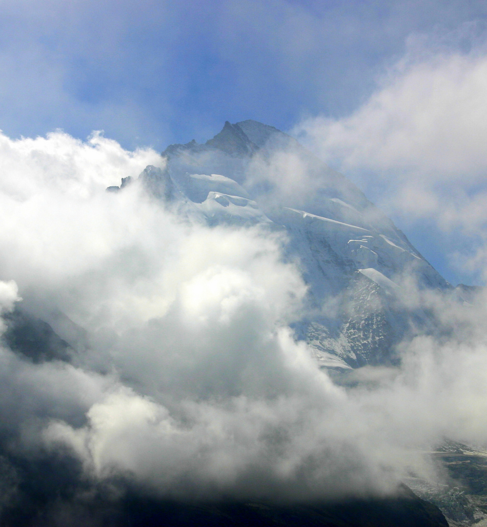 Gipfel-Wolken