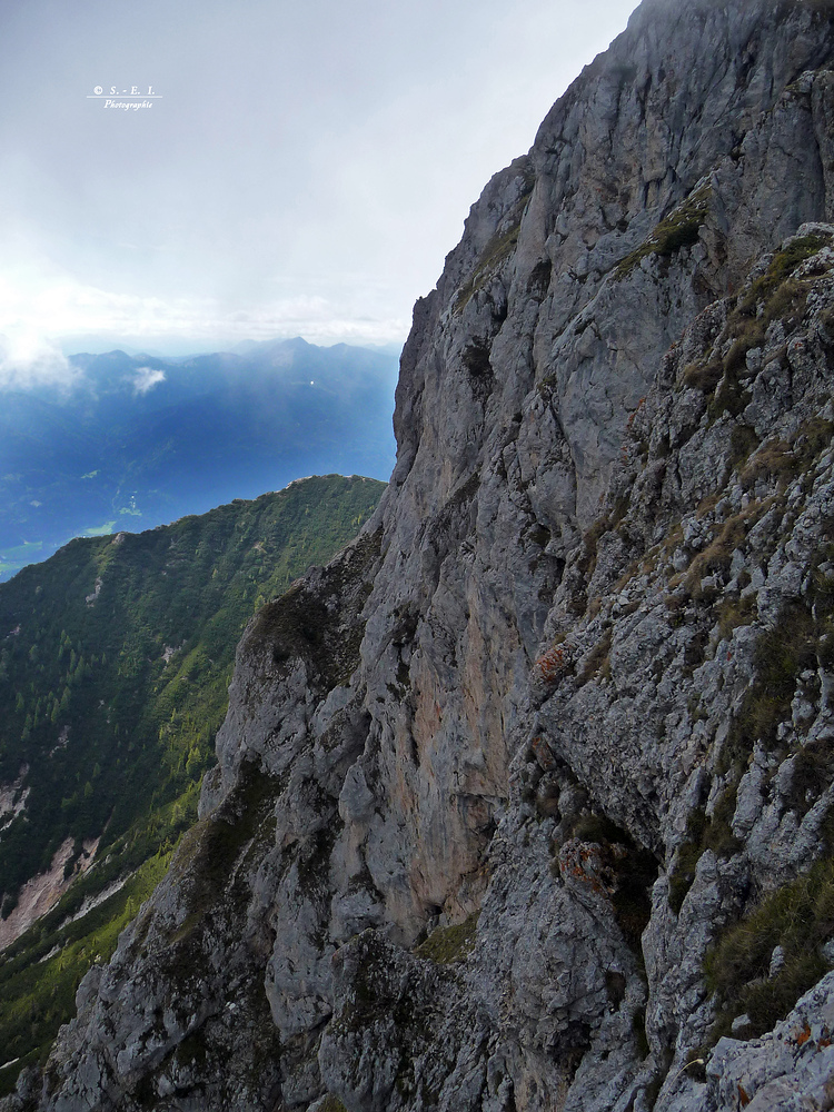 " Gipfelabstieg am Dobratsch "