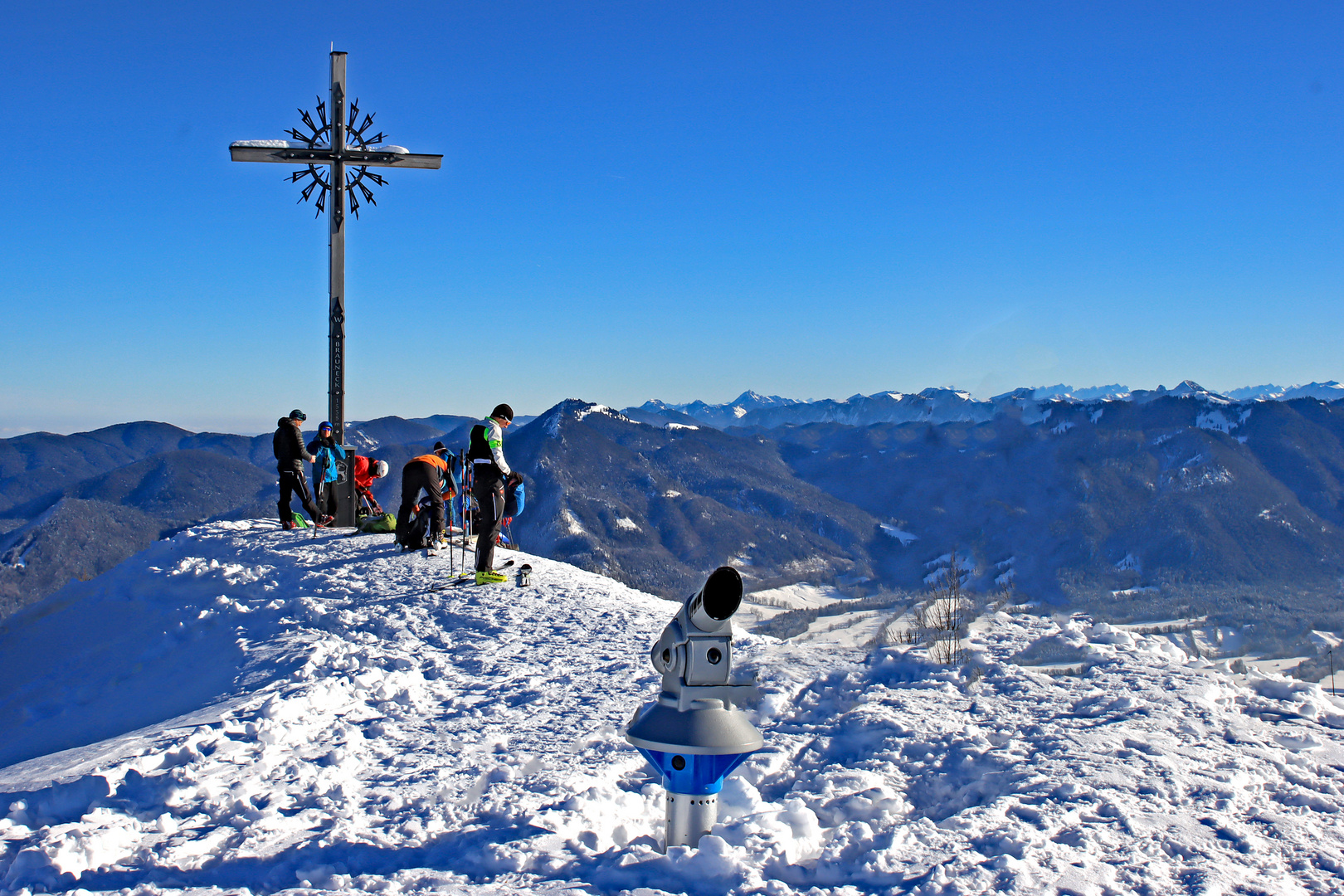 Gipfelhöhe 1555 Meter plus 1 Meter Schneehöhe