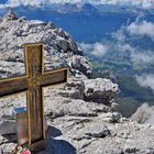 Gipfelkreuz am Höhepunkt des Weges