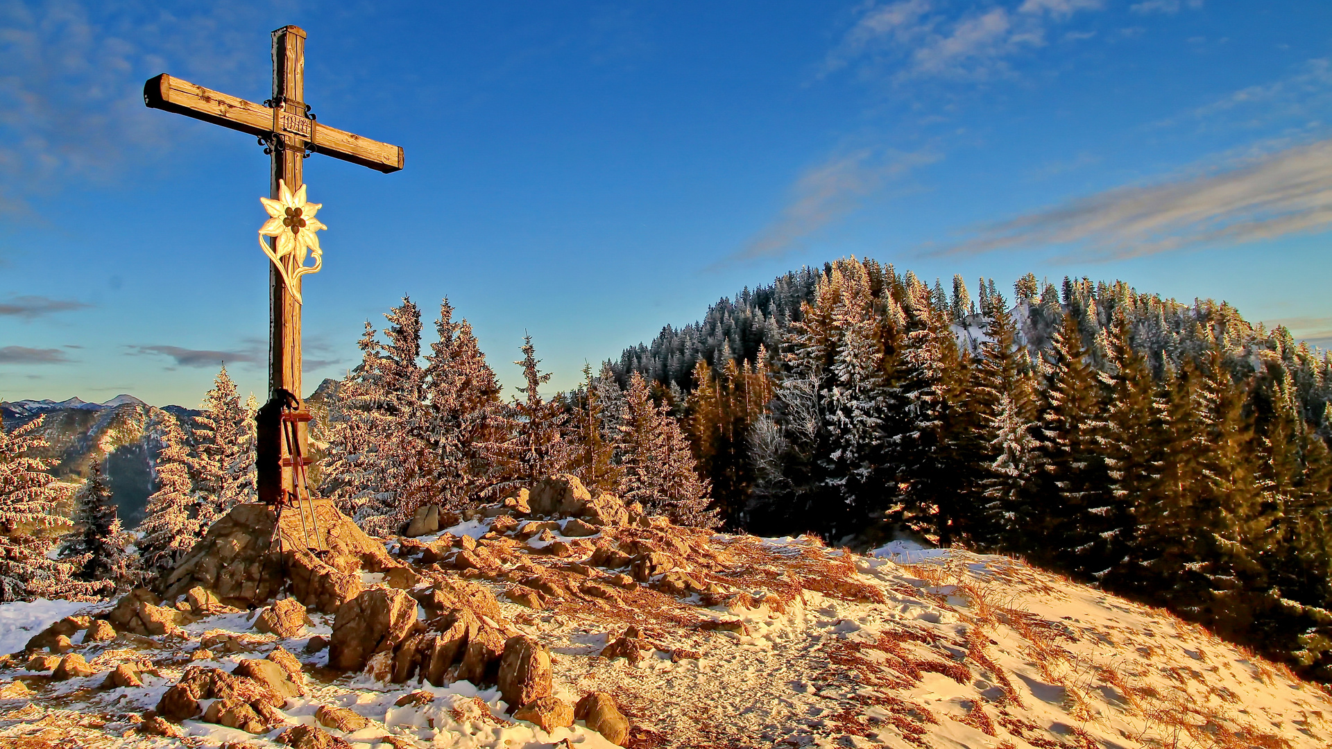 Gipfelkreuz auf dem Heuberg im Chiemgau