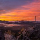 Gipfelkreuz im Morgenrot