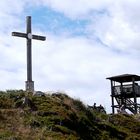 Gipfelkreuz mit Aussichtsturm