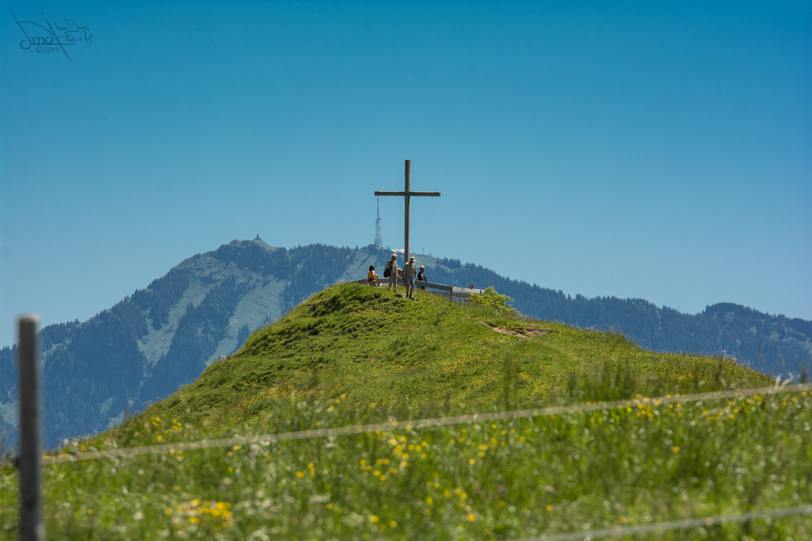 Gipfelkreuz und Turm