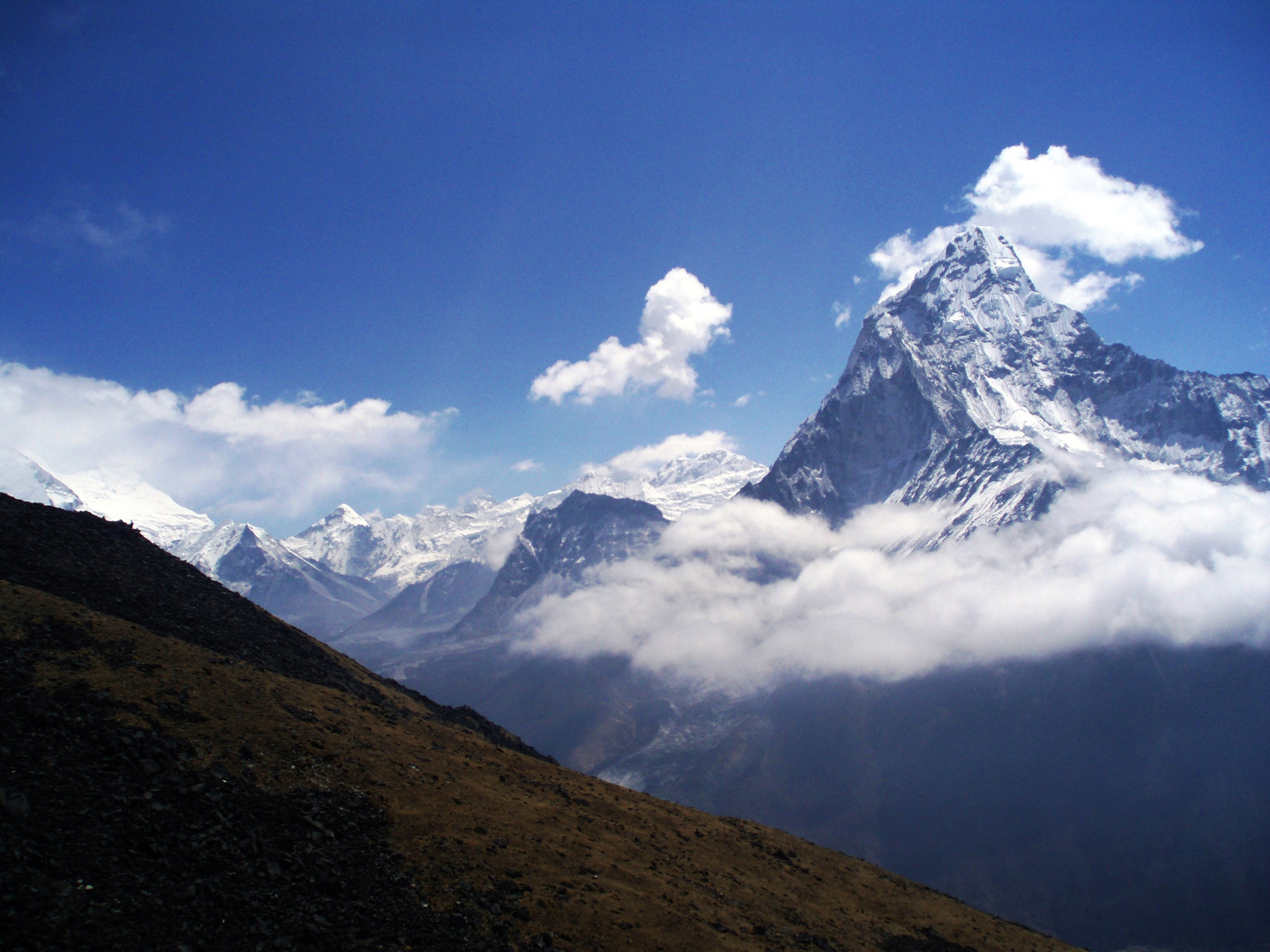 Gipfeltreffen - Ama Dablam / Nepal (fotografiert auf ca. 4.900 m)