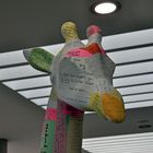 Giraffe 01 auf Flughafen Zypern