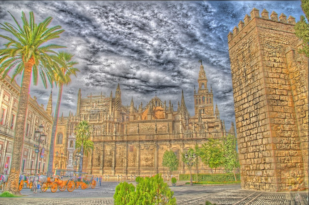 Giralda in Sevilla - HDR