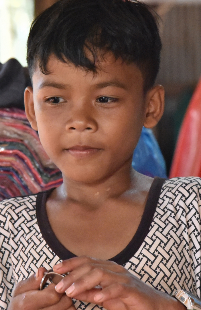 girl 1 from Bakong Temple