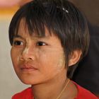 Girl 2 in the Shwedagon Pagoda