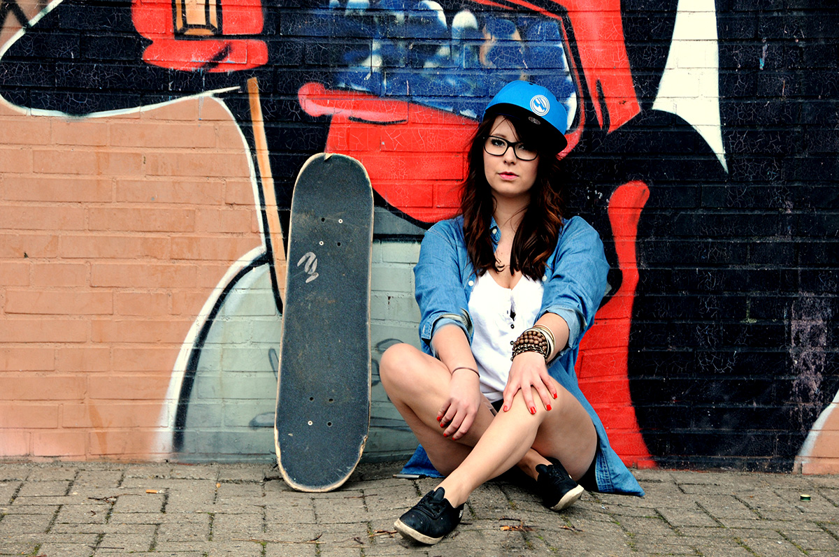 Girl and Graffiti - 3