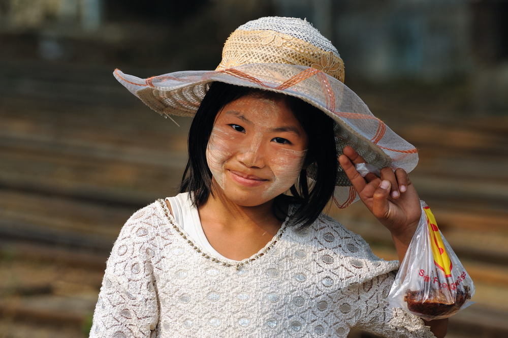 Girl at Hsipaw Station