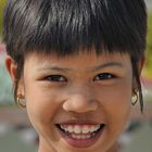 Girl at the Kyaikhtiyo Pagoda